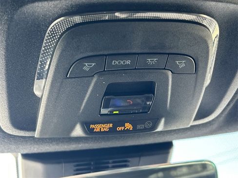 Used 2023 Toyota Corolla SE image 18