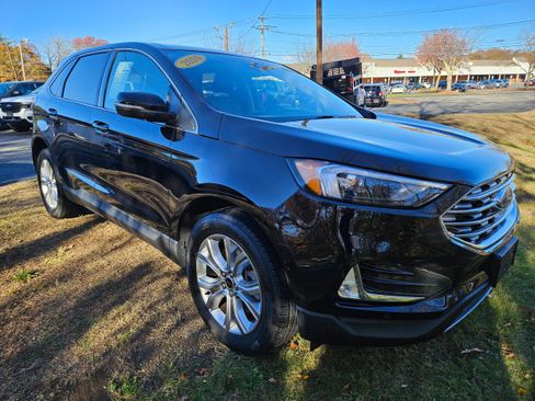 Certified 2024 Ford Edge Titanium image 3