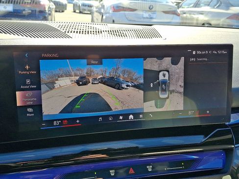 Used 2025 BMW i5 xDrive40 w/ Premium Package image 19