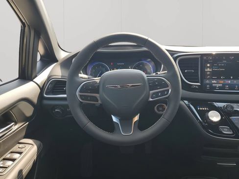 New 2026 Chrysler Voyager LX FWD image 25
