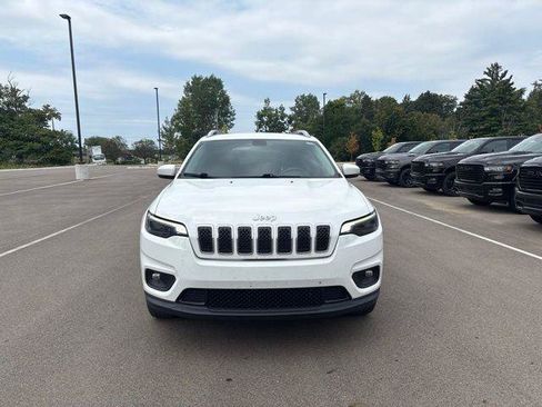 Certified 2019 Jeep Cherokee Latitude Plus w/ Cold Weather Group AWD/4WD image 8