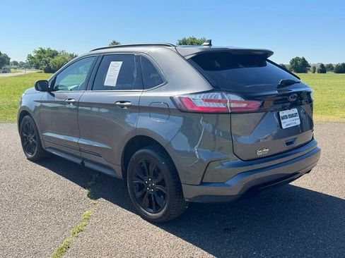 Used 2022 Ford Edge SE w/ Black Appearance Package AWD/4WD image 4