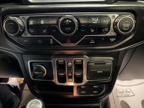 Used 2023 Jeep Wrangler Unlimited Sahara w/ Cold Weather Group image 40