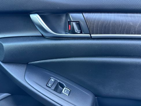 Used 2020 Honda Accord EX-L image 19