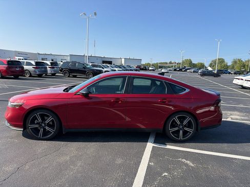 Used 2023 Honda Accord Sport image 3