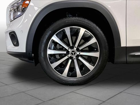 Used 2023 Mercedes-Benz GLB 250 4MATIC image 11