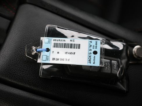 Used 2017 MAZDA MX-5 Miata RF Grand Touring image 36