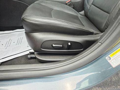 Used 2017 Chevrolet Cruze Premier FWD image 14