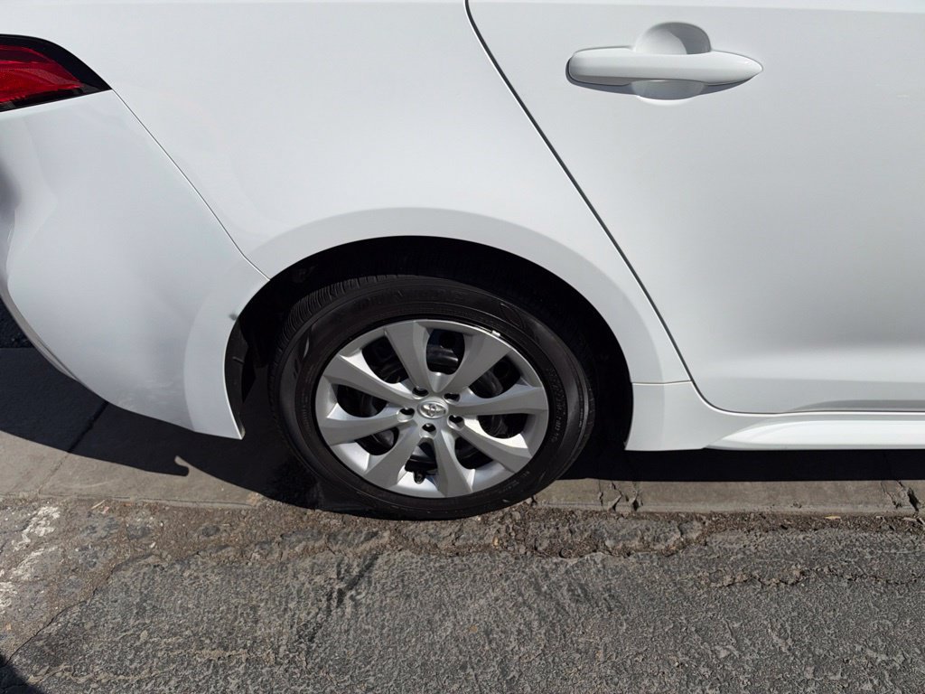 Certified 2025 Toyota Corolla LE FWD image 20