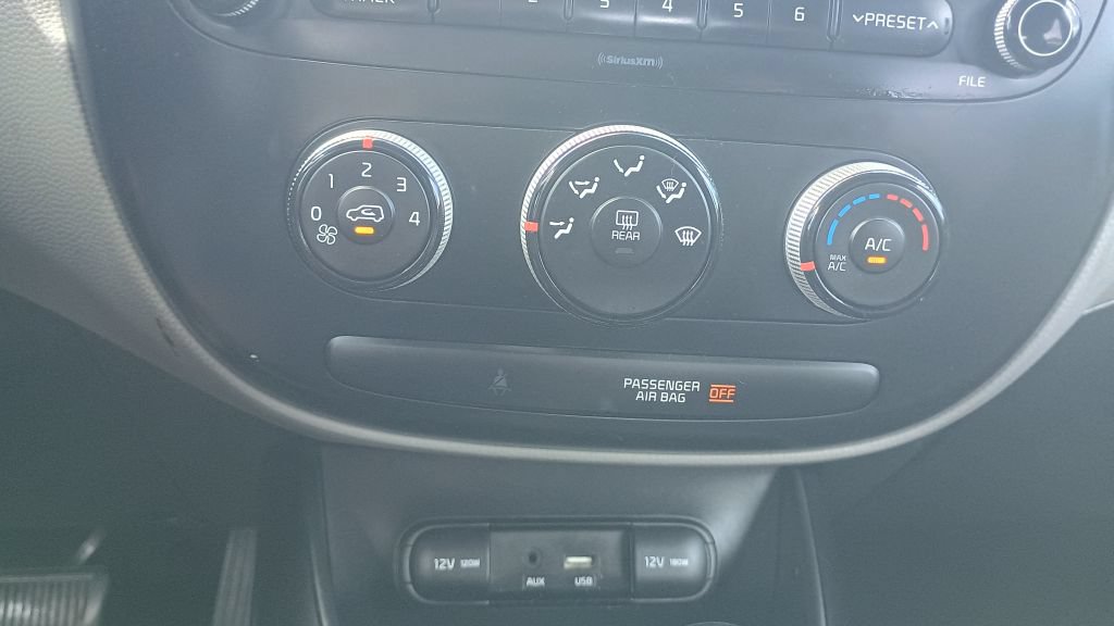 Used 2018 Kia Soul FWD image 14