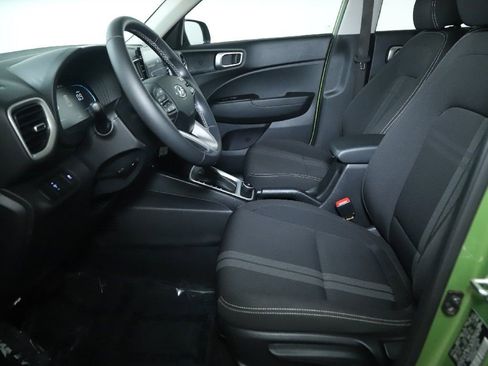 Used 2023 Hyundai Venue SEL FWD image 20