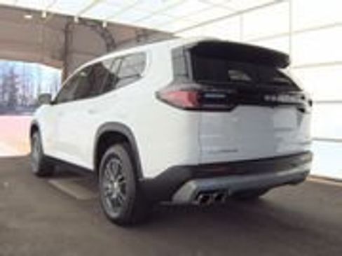 Used 2025 GMC Acadia Elevation image 3