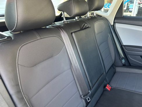 Used 2022 Volkswagen Taos SE image 14