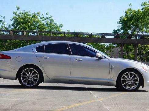Used 2011 Jaguar XF Premium RWD image 10