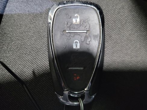 Used 2021 Chevrolet Equinox LT image 32