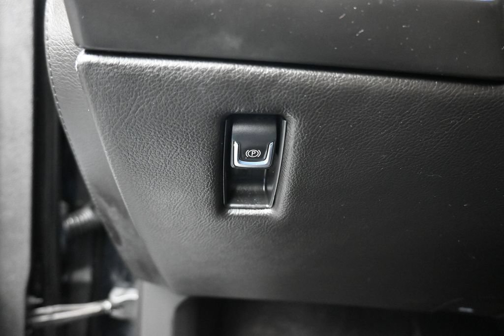 Used 2017 Cadillac Escalade ESV Premium Luxury AWD/4WD image 32