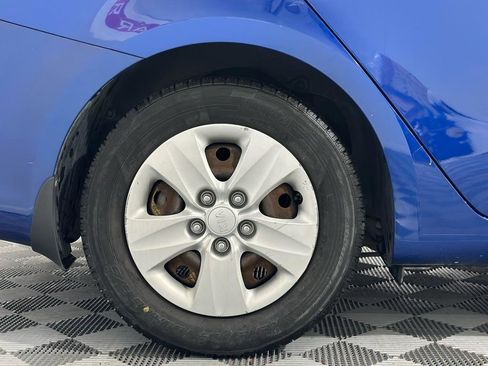 Used 2017 Kia Forte LX FWD image 34
