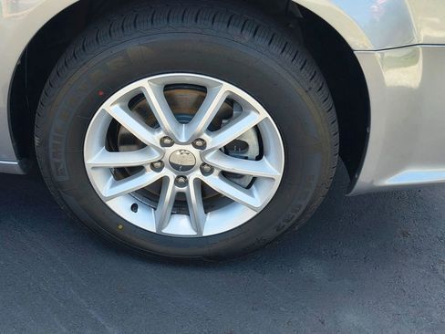 Used 2019 Dodge Grand Caravan SXT image 28