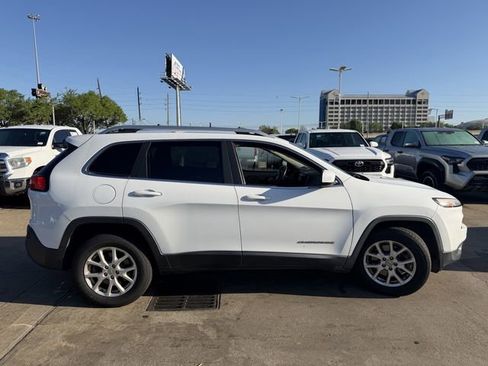 Used 2015 Jeep Cherokee Latitude w/ Cold Weather Group image 4
