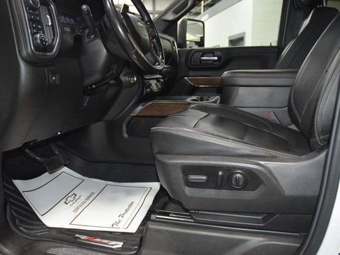 Used 2022 Chevrolet Silverado 2500 High Country w/ Safety Package II image 35