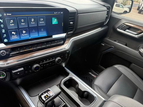 Used 2024 Chevrolet Silverado 1500 LT Trail Boss w/ LT Trail Boss Premium Package image 13