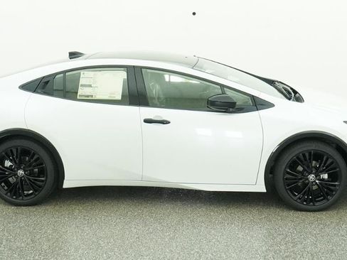 New 2026 Toyota Prius FWD image 49