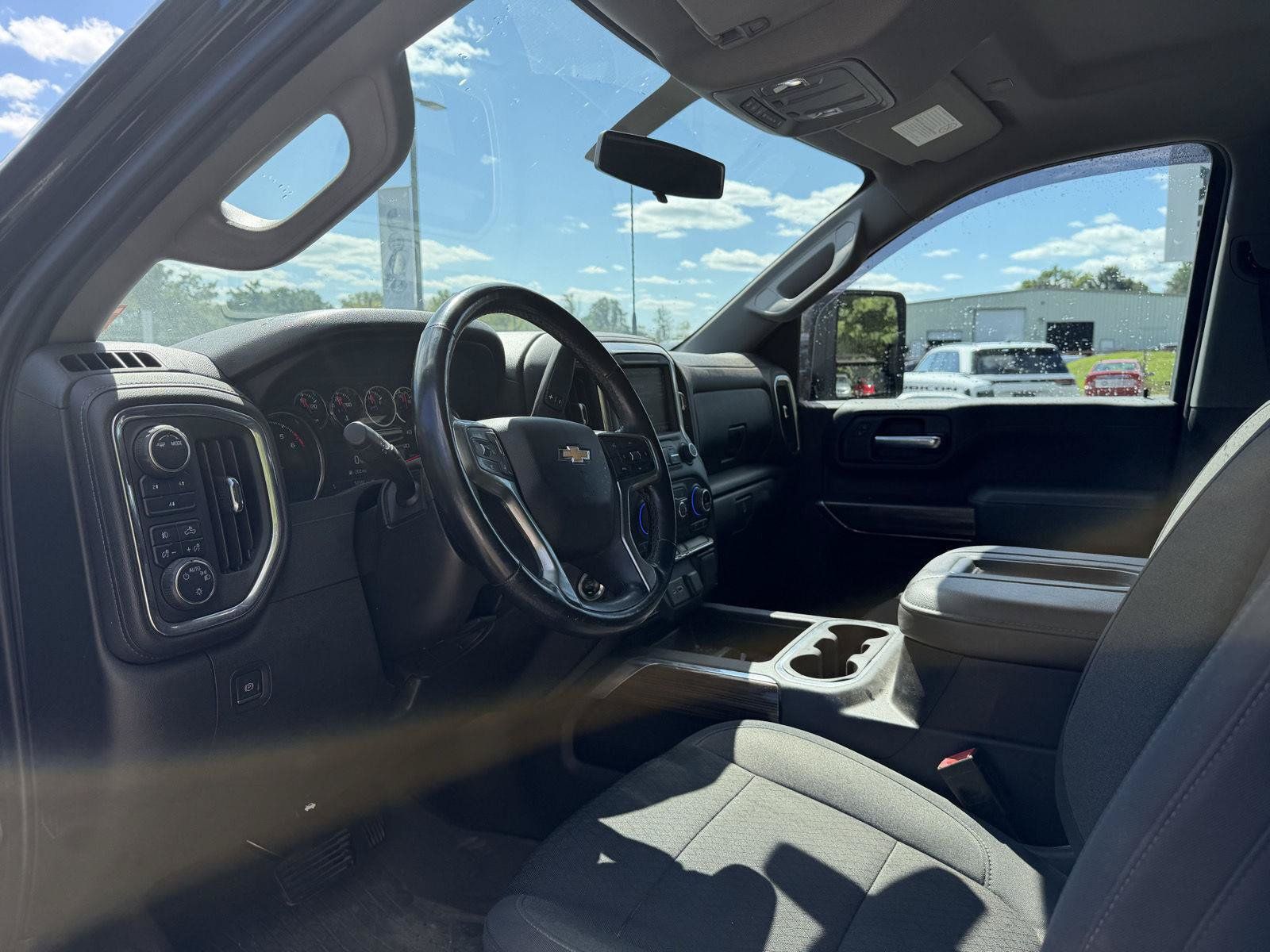 Used 2021 Chevrolet Silverado 2500 LT w/ Convenience Package AWD/4WD image 10