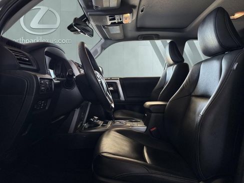 Used 2022 Toyota 4Runner Limited AWD/4WD image 7