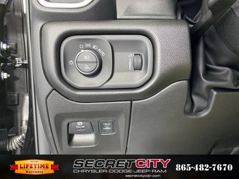 New 2026 RAM 1500 Express AWD/4WD image 14