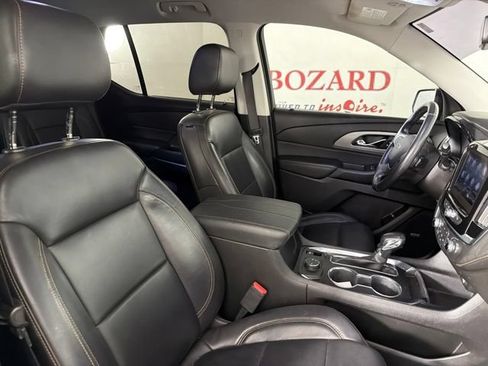 Used 2021 Chevrolet Traverse RS FWD image 16