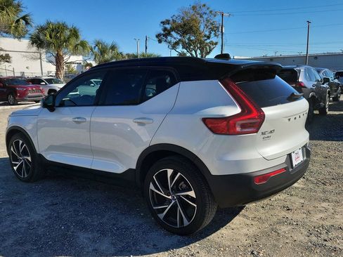 Used 2021 Volvo XC40 T5 R-Design w/ Advanced Package image 4