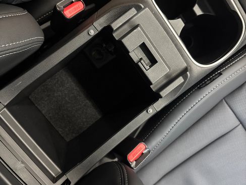 Certified 2025 Subaru Outback Limited image 26