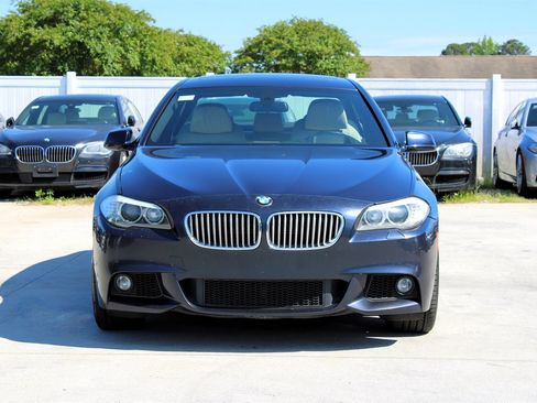Used 2011 BMW 550i Sedan image 2