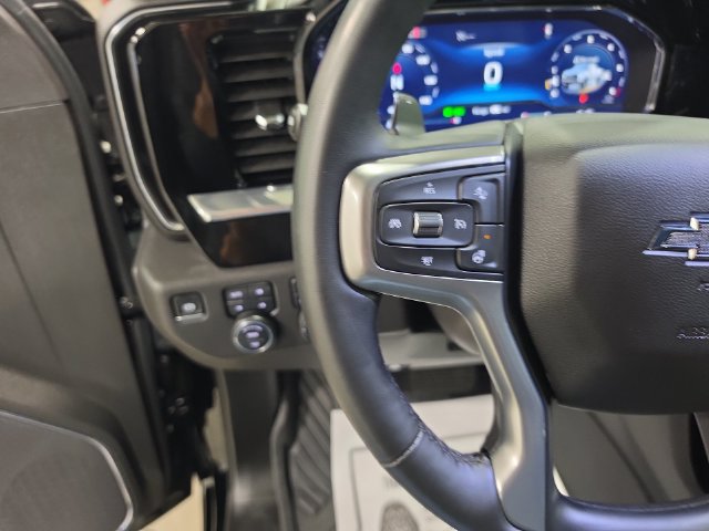 Used 2025 Chevrolet Silverado 1500 LT Trail Boss w/ LT Trail Boss Premium Package AWD/4WD image 16