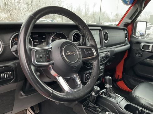 Used 2018 Jeep Wrangler Unlimited Sahara image 18