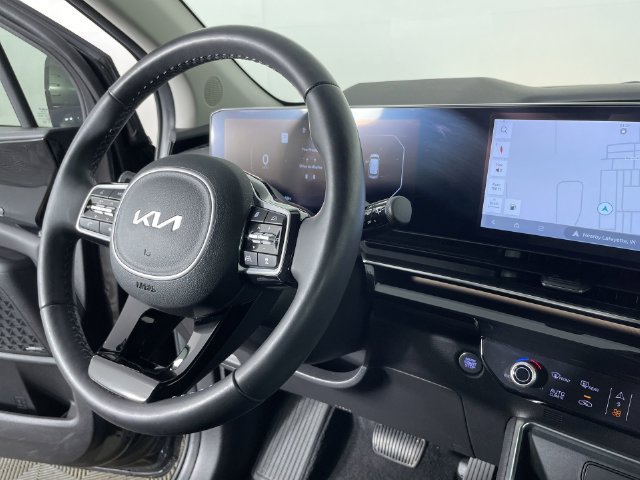Used 2025 Kia Carnival SX Prestige FWD image 29