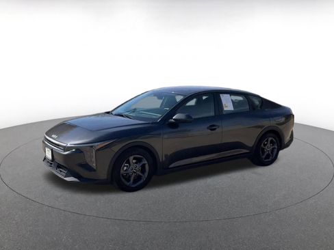 Used 2025 Kia K4 LXS image 8