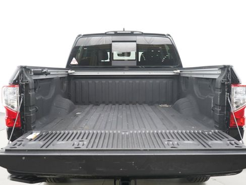 Used 2024 Nissan Titan SV w/ SV Convenience Package image 15