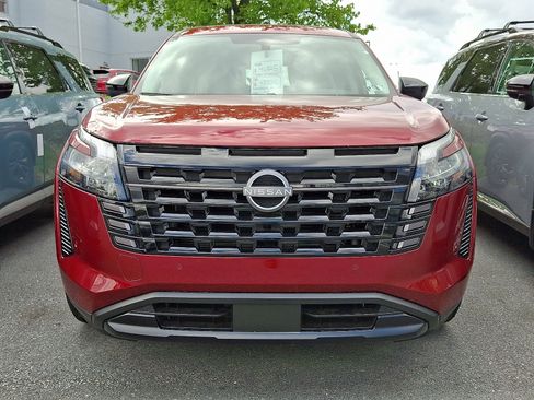New 2026 Nissan Pathfinder SV w/ SV Premium Package image 2