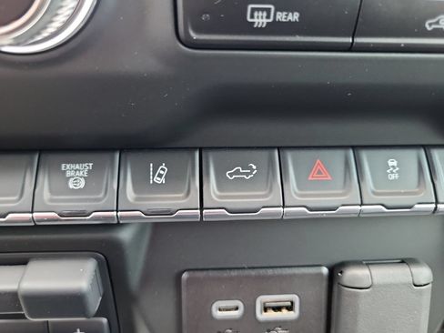 New 2024 GMC Sierra 2500 Pro AWD/4WD image 19