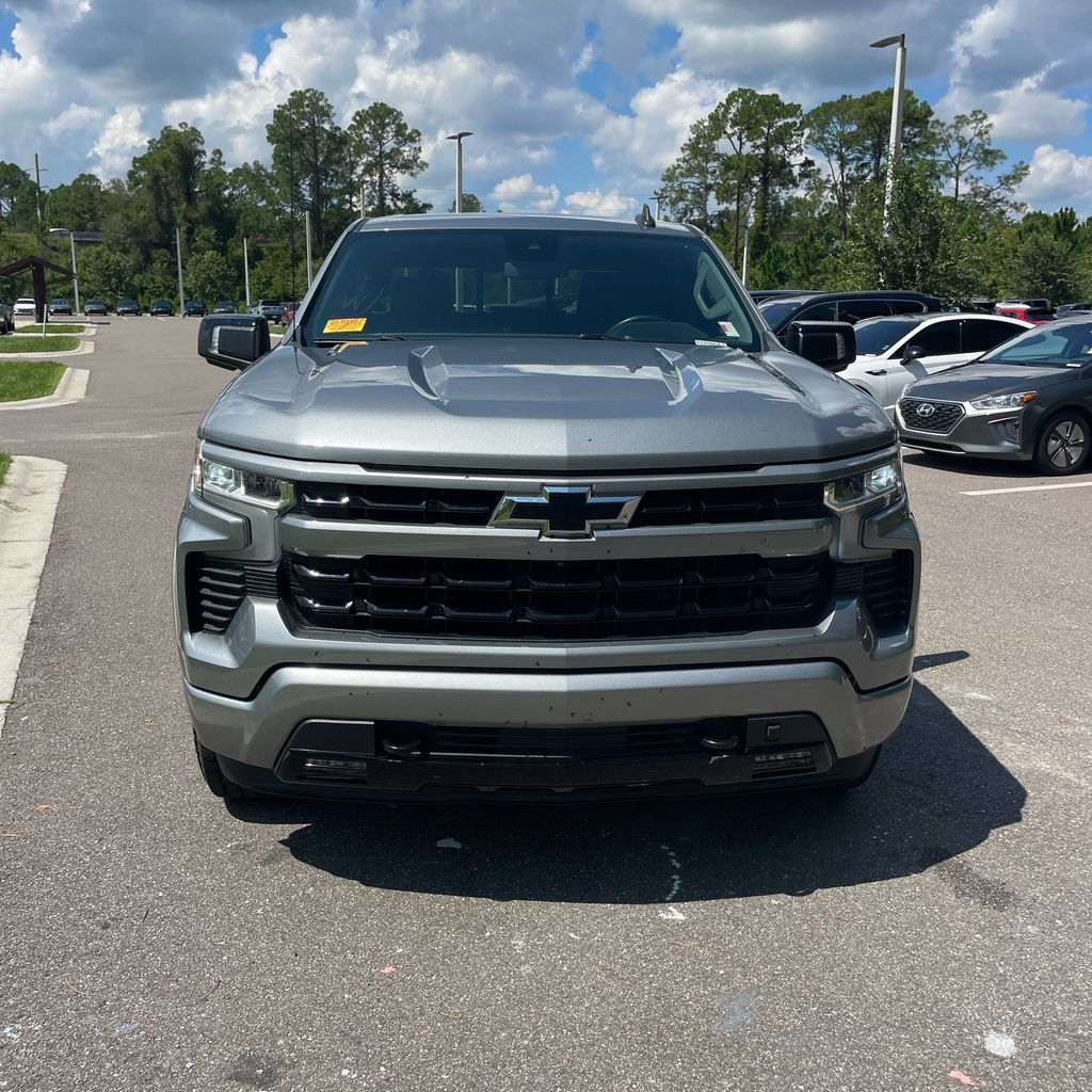 Used 2023 Chevrolet Silverado 1500 RST AWD/4WD image 2