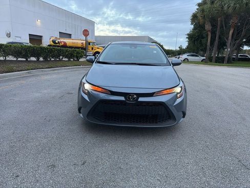 Used 2021 Toyota Corolla LE image 8