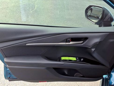 New 2026 Toyota Camry SE image 9