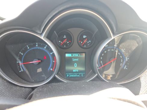Used 2014 Chevrolet Cruze LT w/ Technology Package FWD image 1