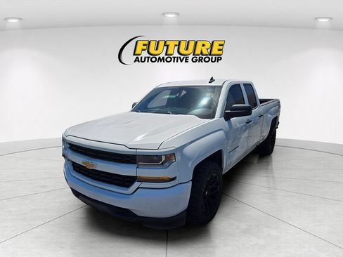 Used 2018 Chevrolet Silverado 1500 Custom w/ Custom Value Package AWD/4WD image 3