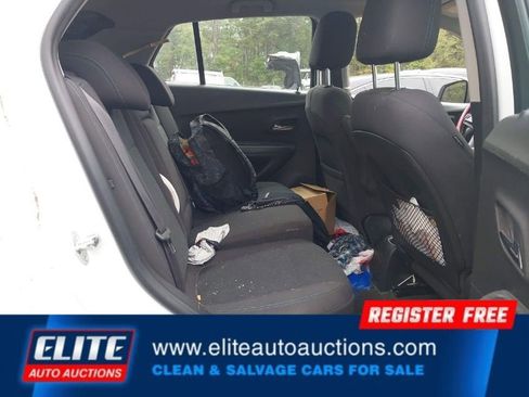 Used 2016 Chevrolet Trax LS w/ LPO, Cargo Package image 16