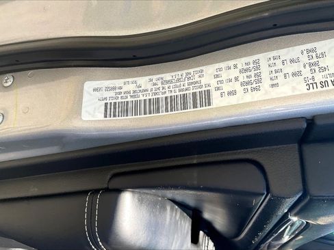 Used 2015 Jeep Grand Cherokee Overland AWD/4WD image 18