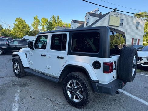 Used 2018 Jeep Wrangler Unlimited Sahara w/ LED Lighting Group AWD/4WD image 5