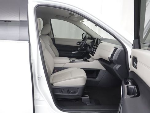Used 2023 Nissan Pathfinder SL AWD/4WD image 20