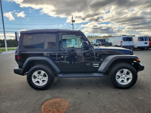 Used 2018 Jeep Wrangler Sport AWD/4WD image 18